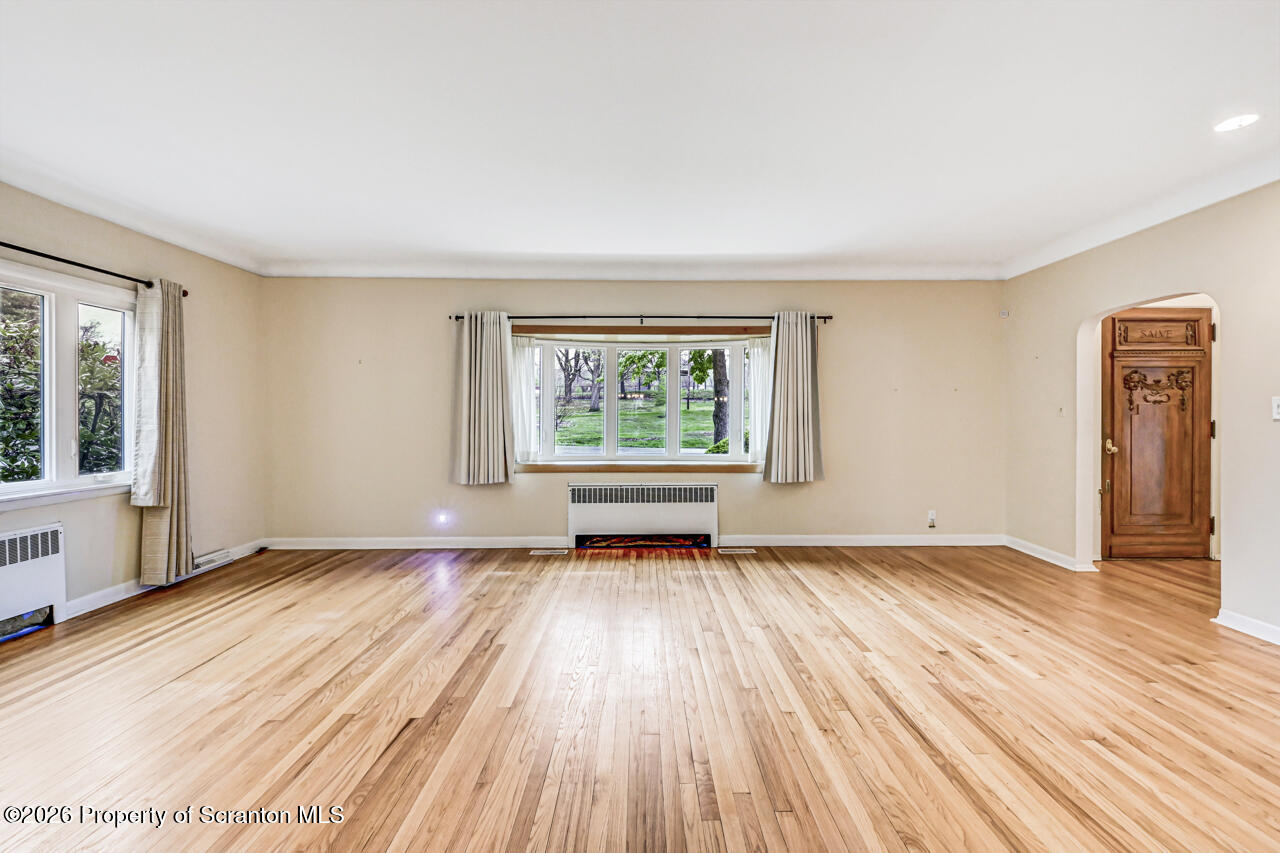 545 Arthur Avenue Scranton, PA 18510 - Photo 4 of 47 545ArthurAve04-jpg