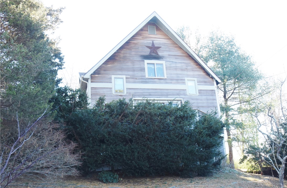 33 Cosmo Street Westerly, RI 02891 - Photo 3 of 32 Gallery Image 3