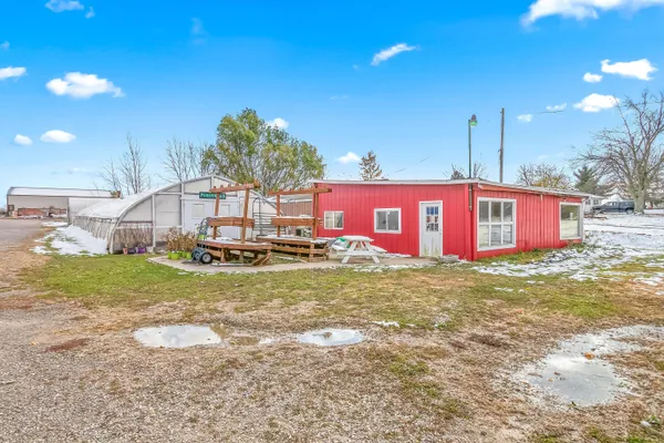 $500,000 | 645 South Meridian Road, Hudson, MI 49247