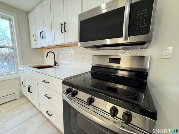 $2,300 | 53-55 Mahl Avenue, Unit 3, Hartford, CT 06120