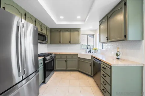 $965,000 | 1726 Las Palmas Lane, Escondido, CA 92026