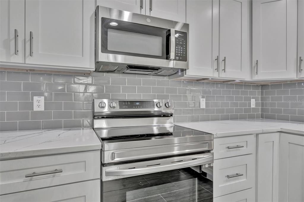 2928 Royal Tuscan Lane Valrico, FL 33594 - Photo 18 of 62