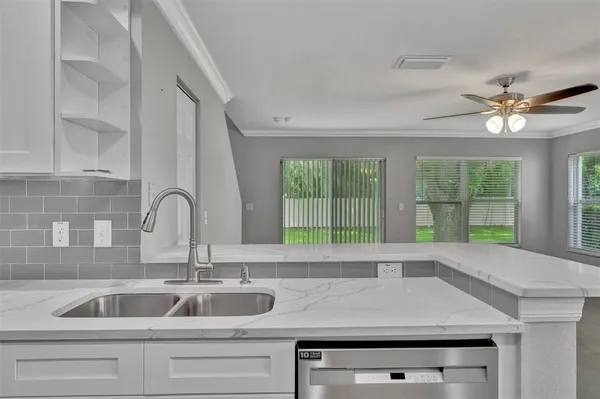 $275,000 | 2928 Royal Tuscan Lane, Valrico, FL 33594