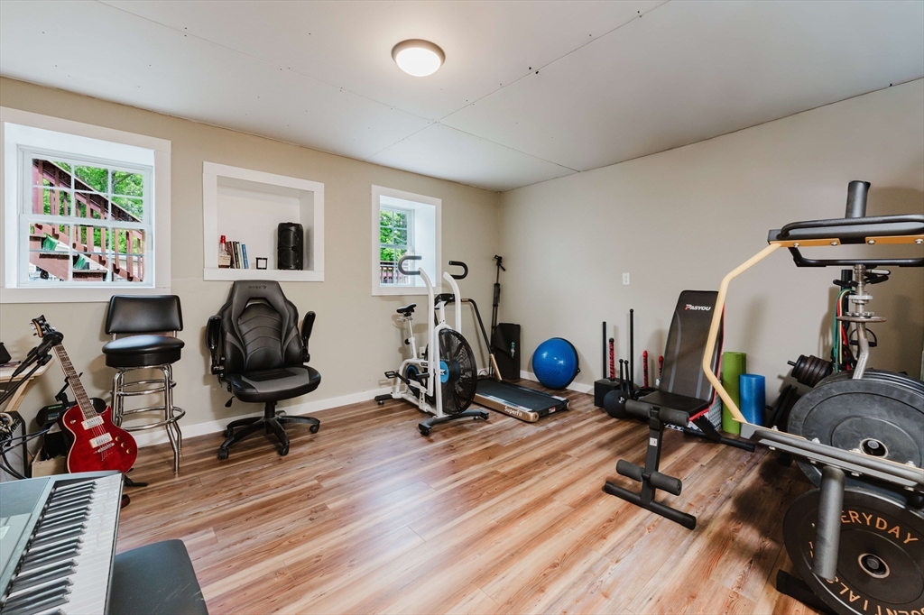 1241 Sharps Road Swansea, MA 02777 - Photo 15 of 20