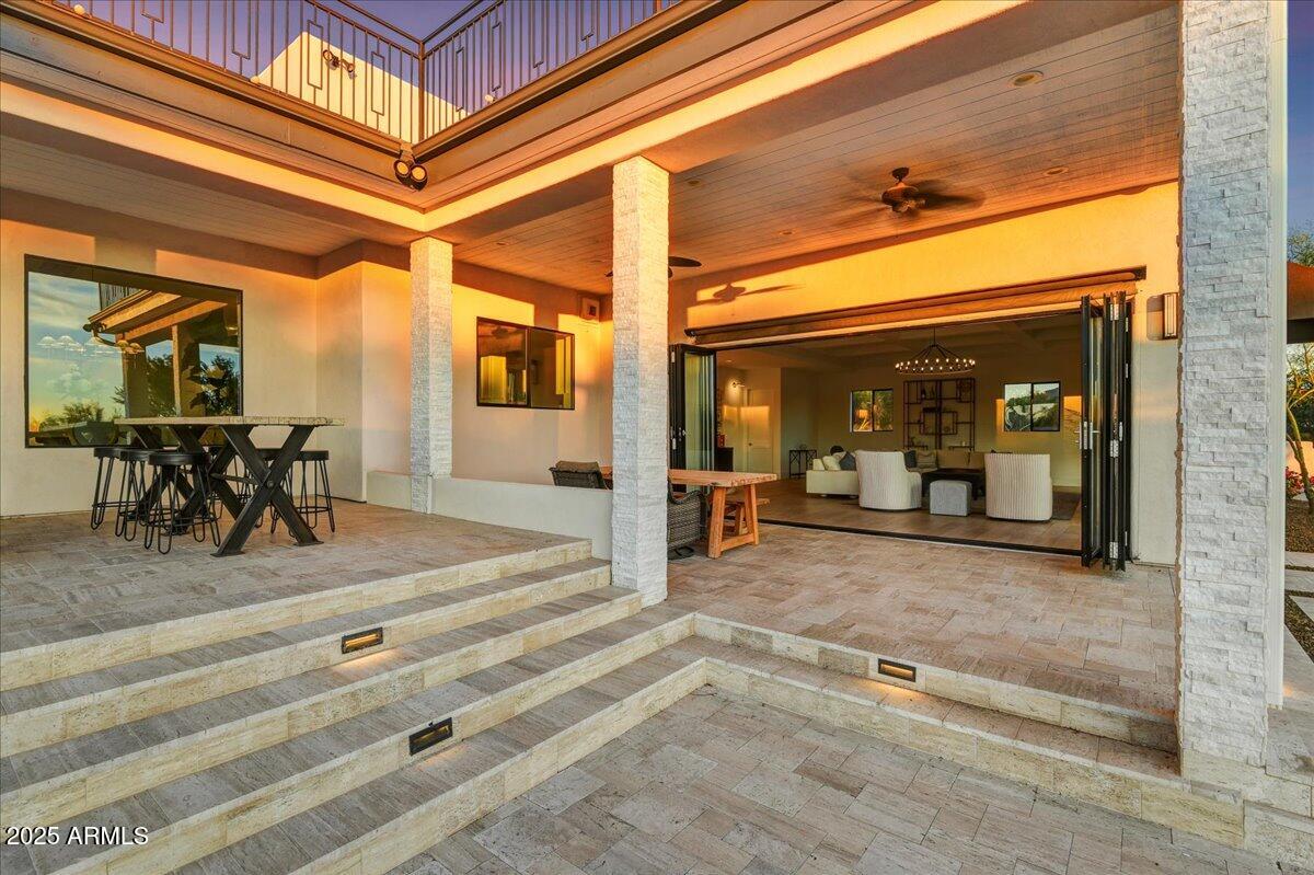 25255 North 90th Way Scottsdale, AZ 85255 - Photo 15 of 41 a view of living room with furniture