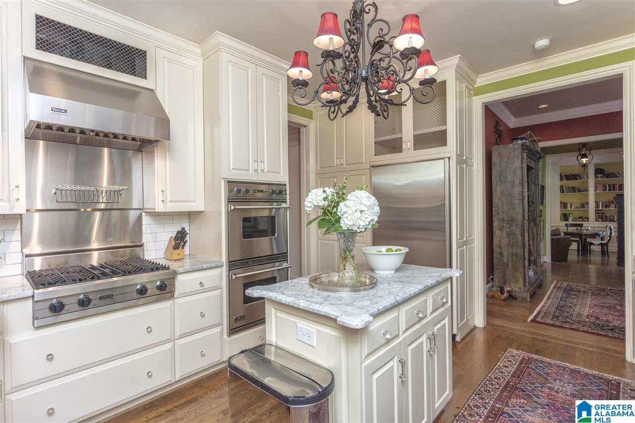 2813 Overton Road Mountain Brook, AL 35223 - Photo 13 of 35