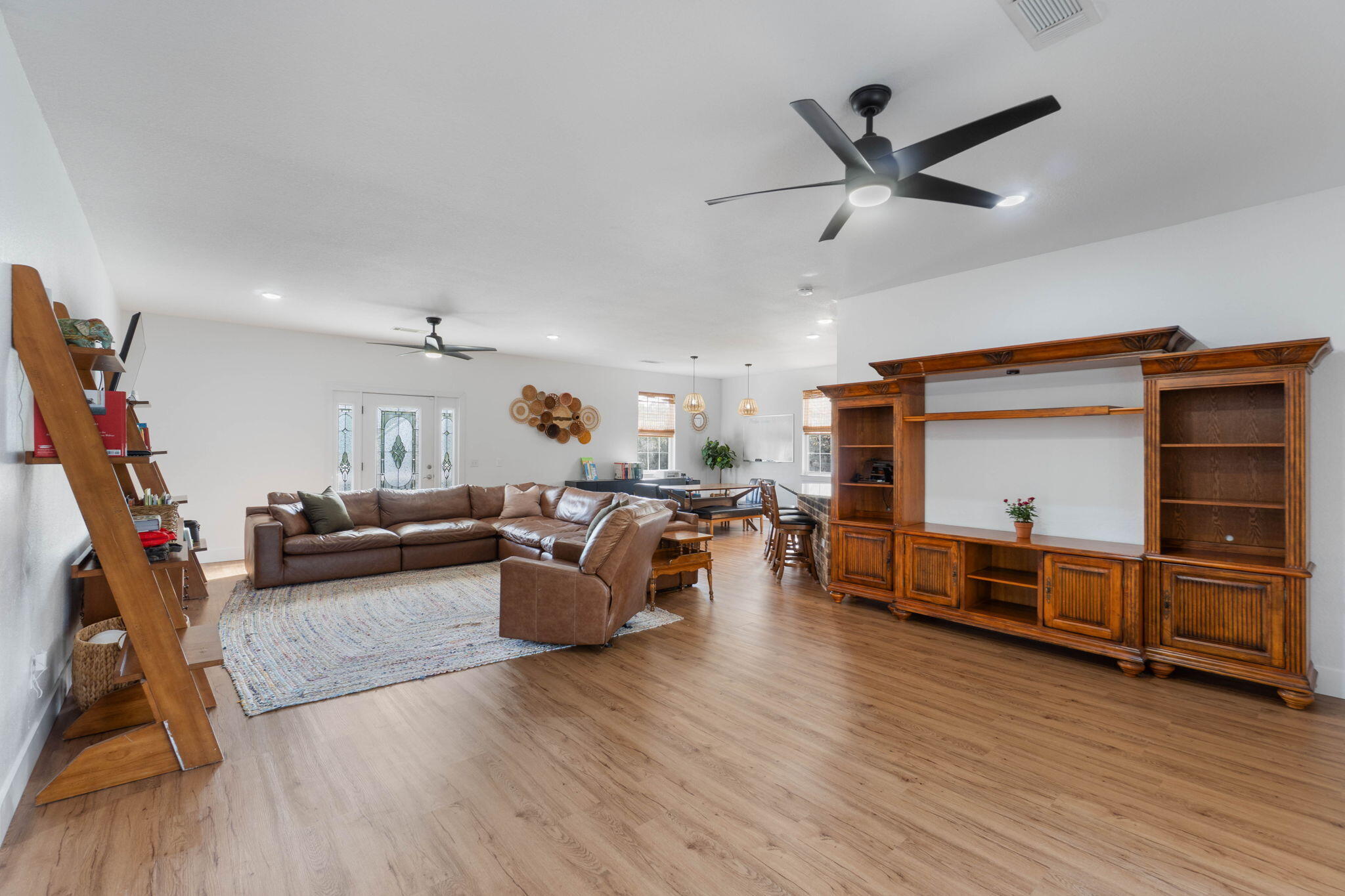 40 Hidden Lakes Trail DeFuniak Springs, FL 32433 - Photo 2 of 37 Living area