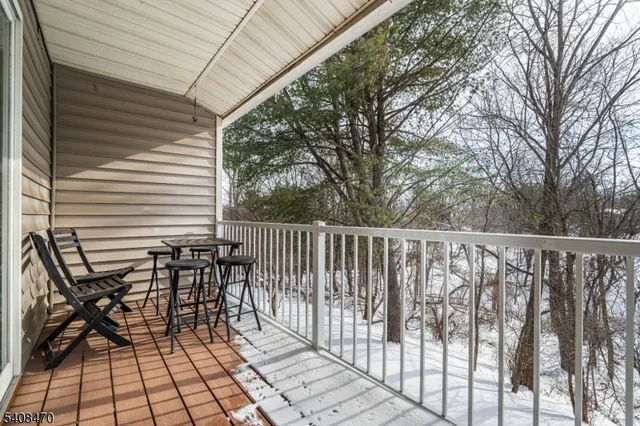 $370,000 | 68 Westchester Terrace, Annandale, NJ 08801