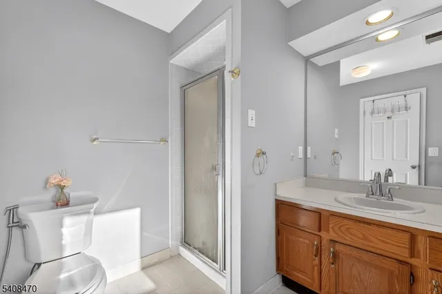 $370,000 | 68 Westchester Terrace, Annandale, NJ 08801