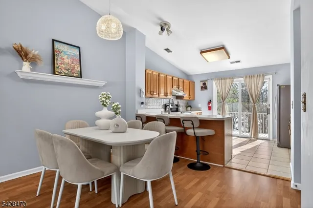 $370,000 | 68 Westchester Terrace, Annandale, NJ 08801