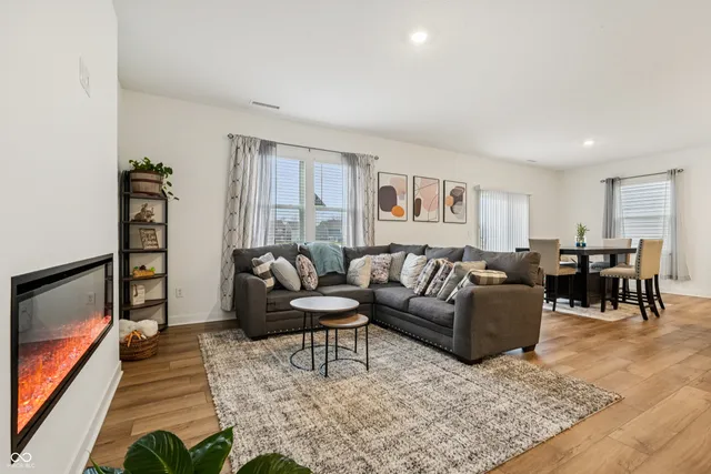 $2,100 | 4544 Nokes Place, Indianapolis, IN 46235