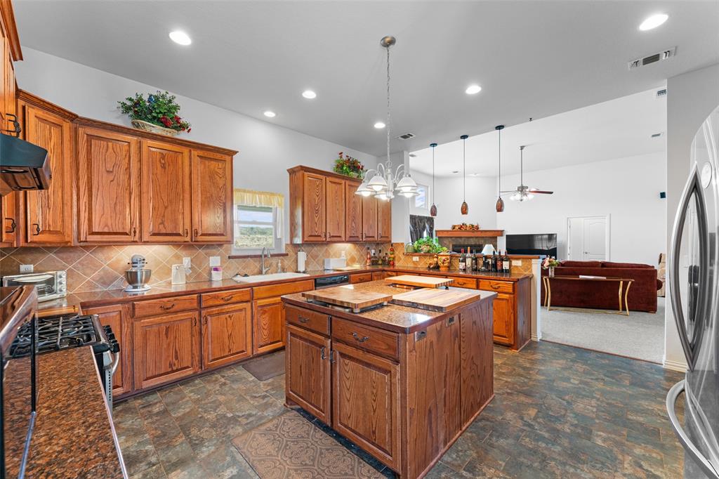 1114 Mt Lane Rhome, TX 76078 - Photo 16 of 39