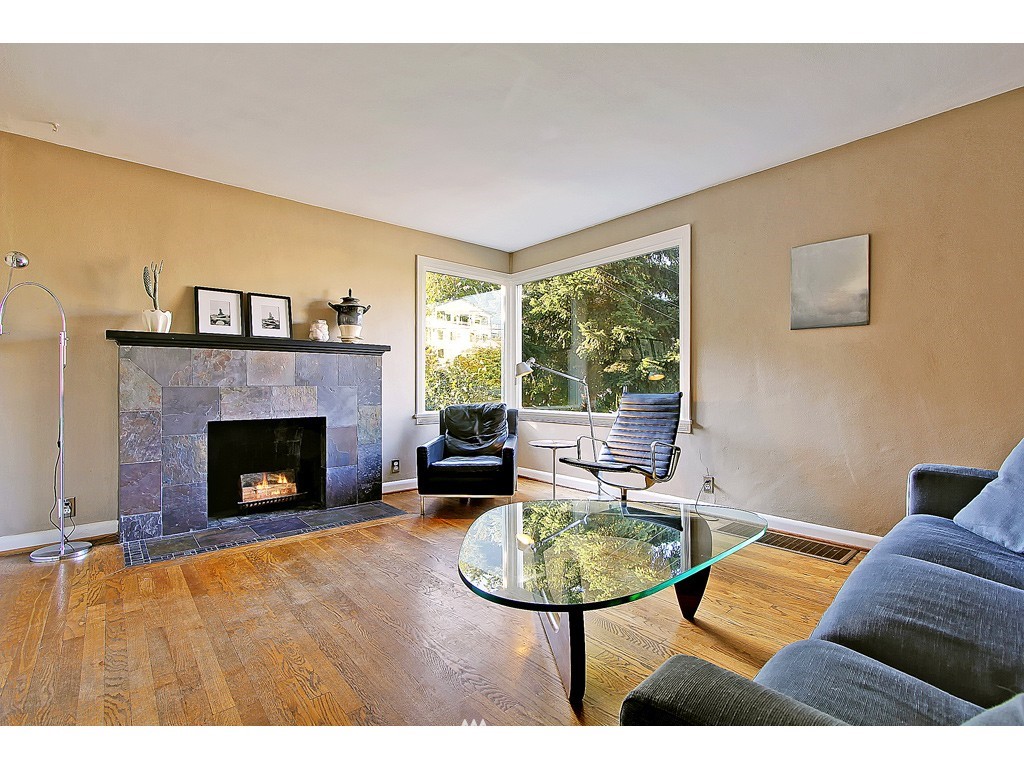 4137 Southwest Portland Street Seattle, WA 98136 - Photo 3 of 15 Gallery Image 3