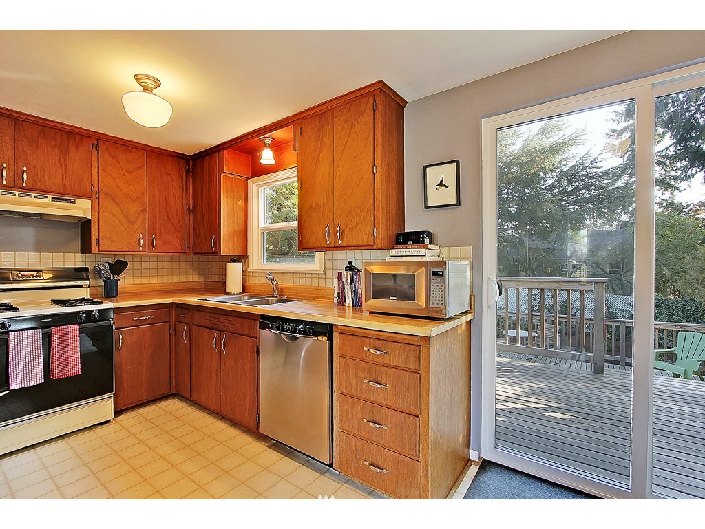 4137 Southwest Portland Street Seattle, WA 98136 - Photo 5 of 15 Gallery Image 5