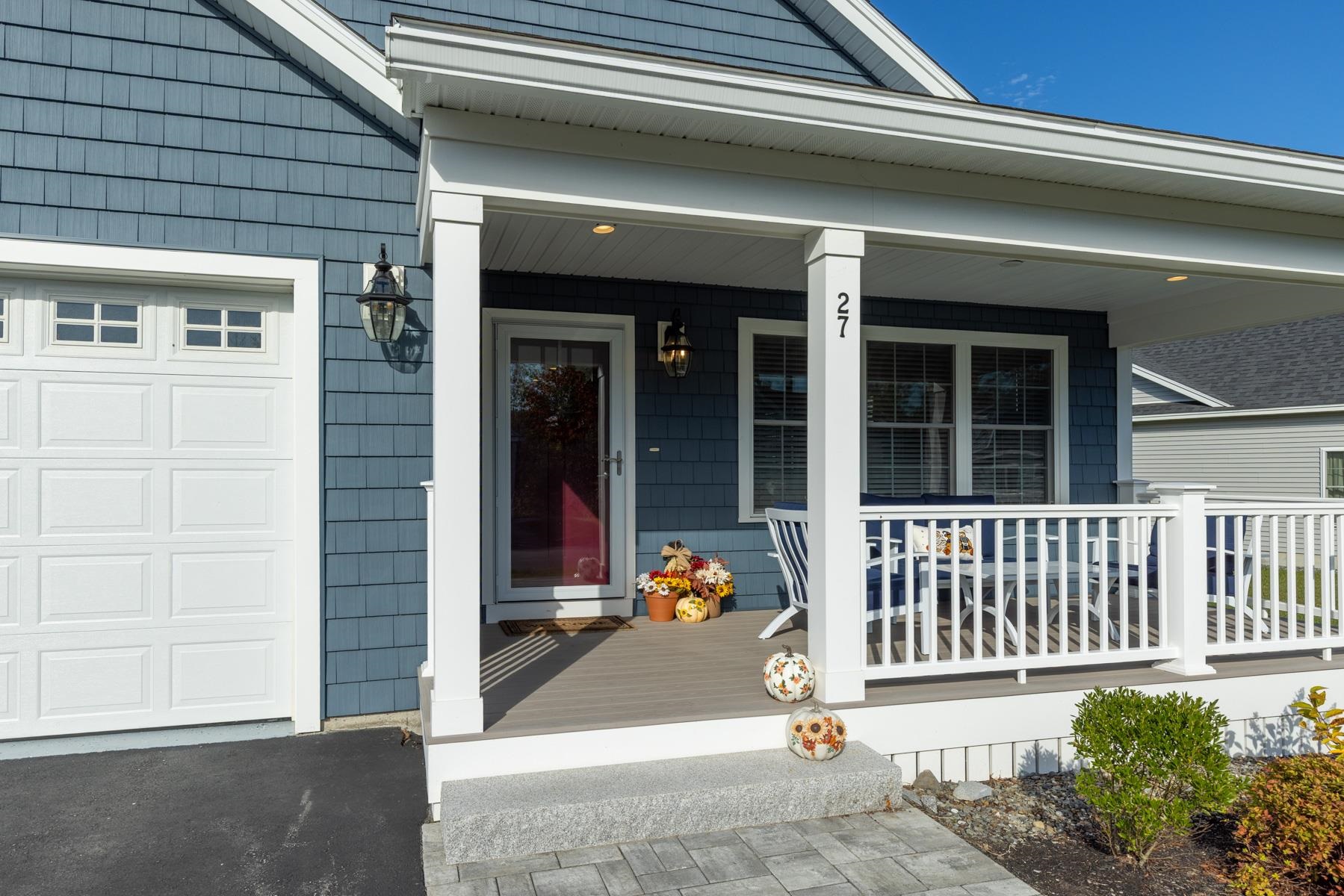 27 Mulberry Lane Epping, NH 03042 - Photo 3 of 34