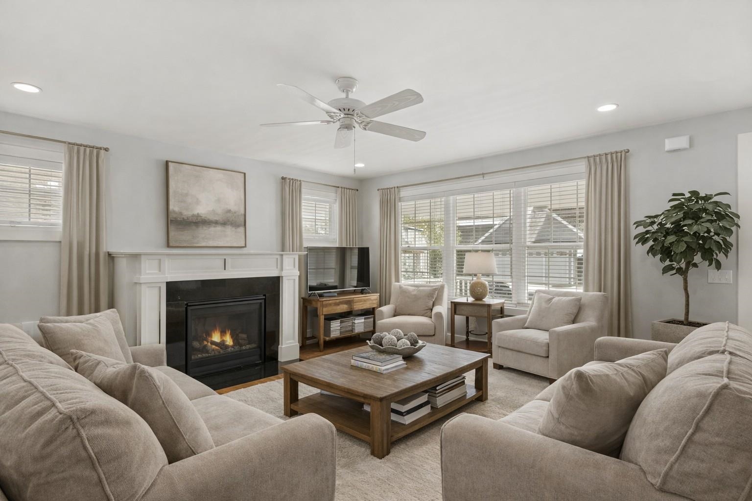 27 Mulberry Lane Epping, NH 03042 - Photo 4 of 34