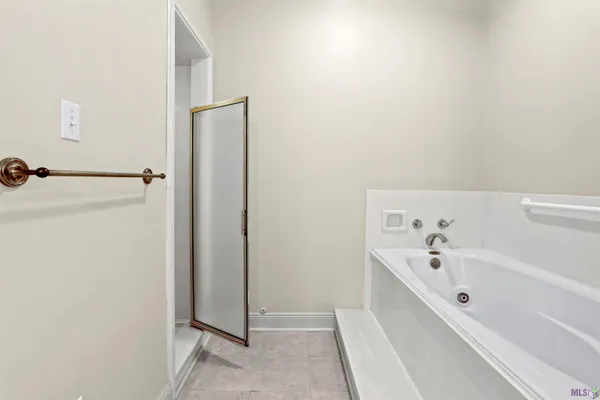 $399,500 | 3301 Old Quarter Drive, Baton Rouge, LA 70809