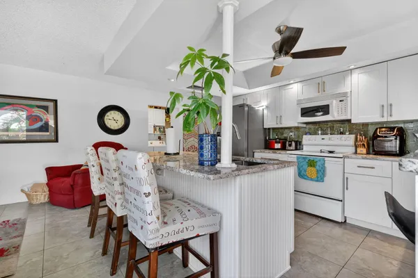 $5,000 | 3876 Northwest 8th Street, Delray Beach, FL 33445