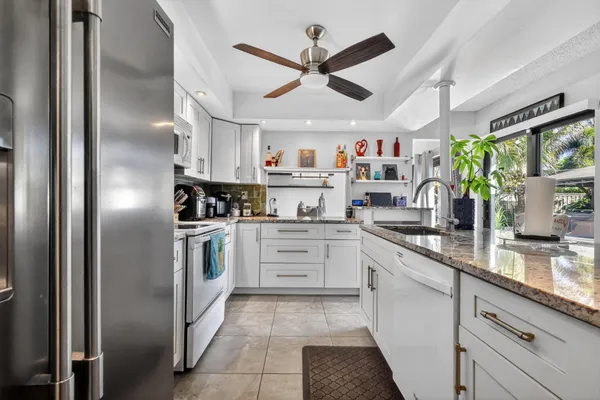 $5,000 | 3876 Northwest 8th Street, Delray Beach, FL 33445