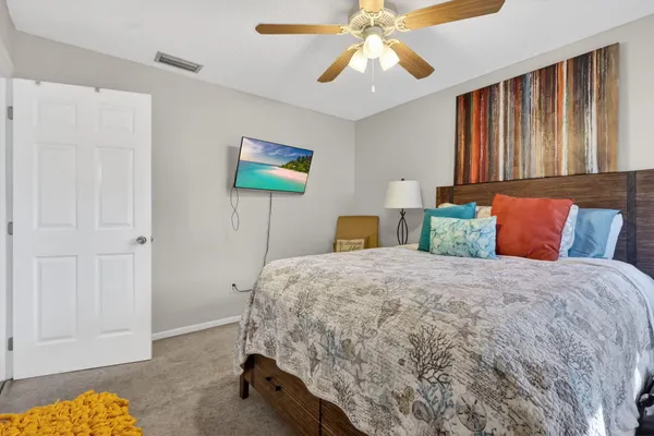 $5,000 | 3876 Northwest 8th Street, Delray Beach, FL 33445