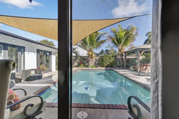 $5,000 | 3876 Northwest 8th Street, Delray Beach, FL 33445