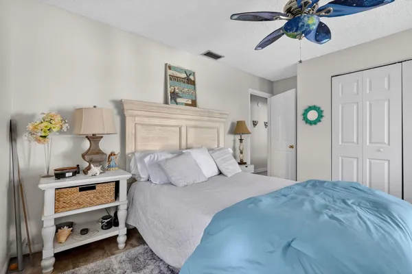 $5,000 | 3876 Northwest 8th Street, Delray Beach, FL 33445