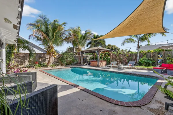 $5,000 | 3876 Northwest 8th Street, Delray Beach, FL 33445