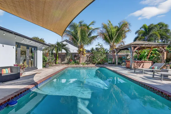 $5,000 | 3876 Northwest 8th Street, Delray Beach, FL 33445