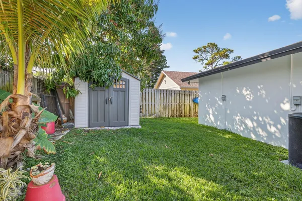 $5,000 | 3876 Northwest 8th Street, Delray Beach, FL 33445