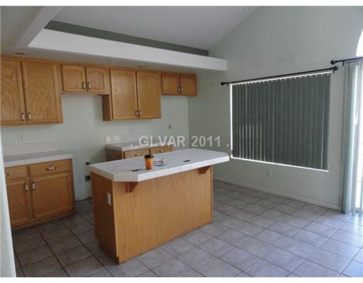 2546 Claridge Avenue Henderson, NV 89074 - Photo 2 of 11 Kitchen.