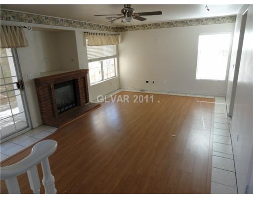 2546 Claridge Avenue Henderson, NV 89074 - Photo 4 of 11 Den.