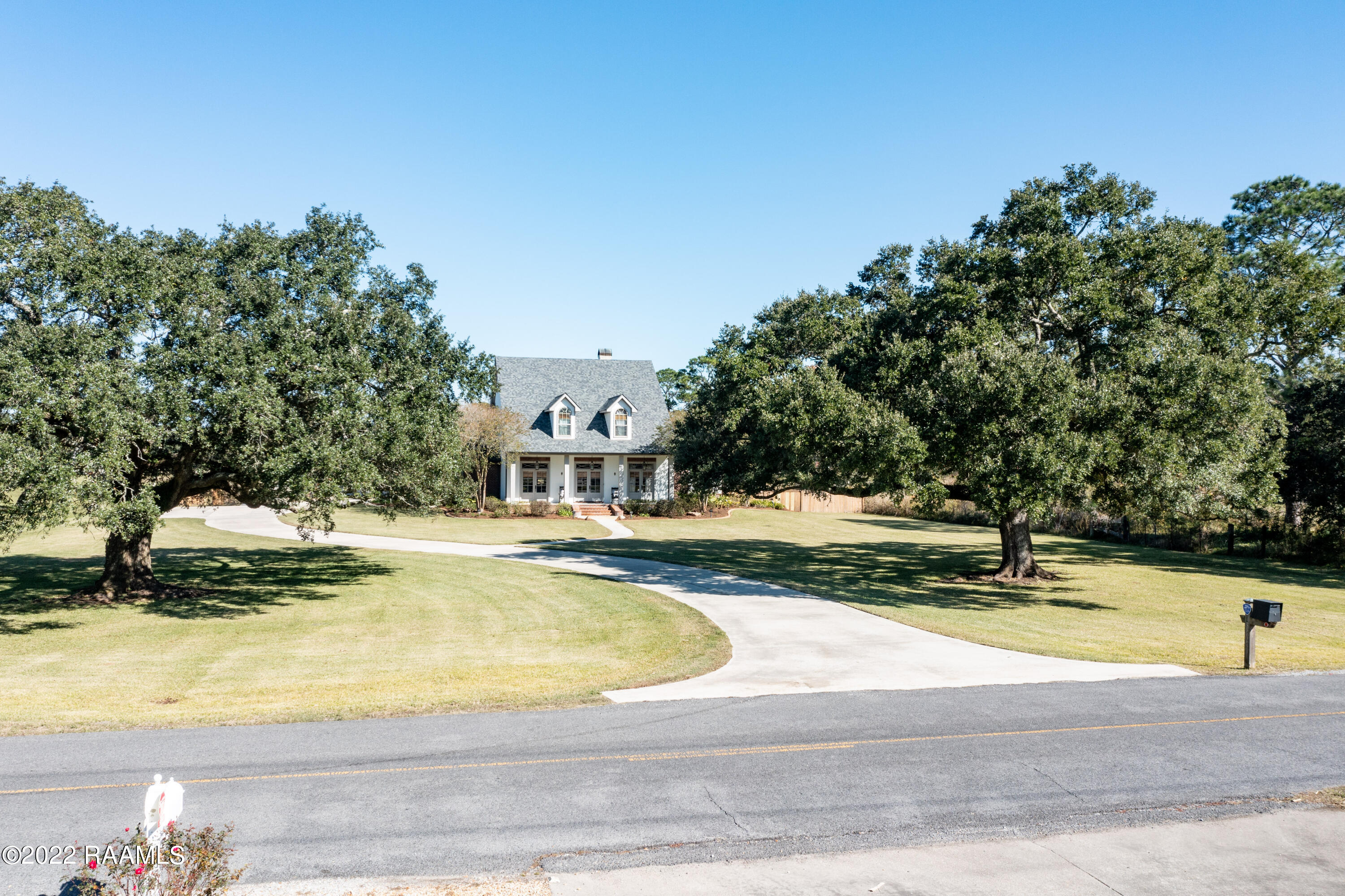 5208 Rip Van Winkle Road New Iberia, LA 70560 - Photo 5 of 49 Gallery Image 5