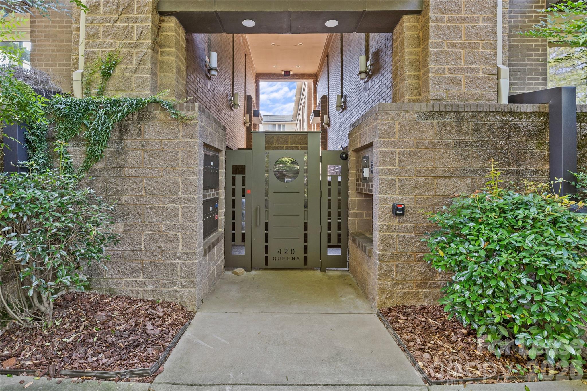 420 Queens Road, Unit 7 Charlotte, NC 28207 - Photo 4 of 46