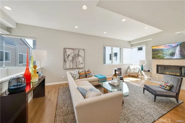 $7,250 | 505-5 Poinsettia Avenue, Corona del Mar, CA 92625