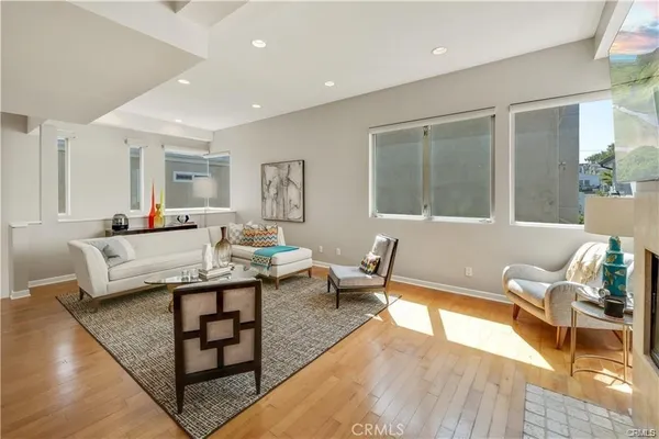 $7,250 | 505-5 Poinsettia Avenue, Corona del Mar, CA 92625