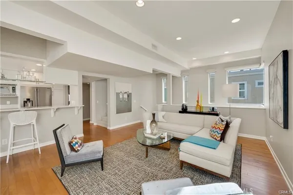 $7,250 | 505-5 Poinsettia Avenue, Corona del Mar, CA 92625