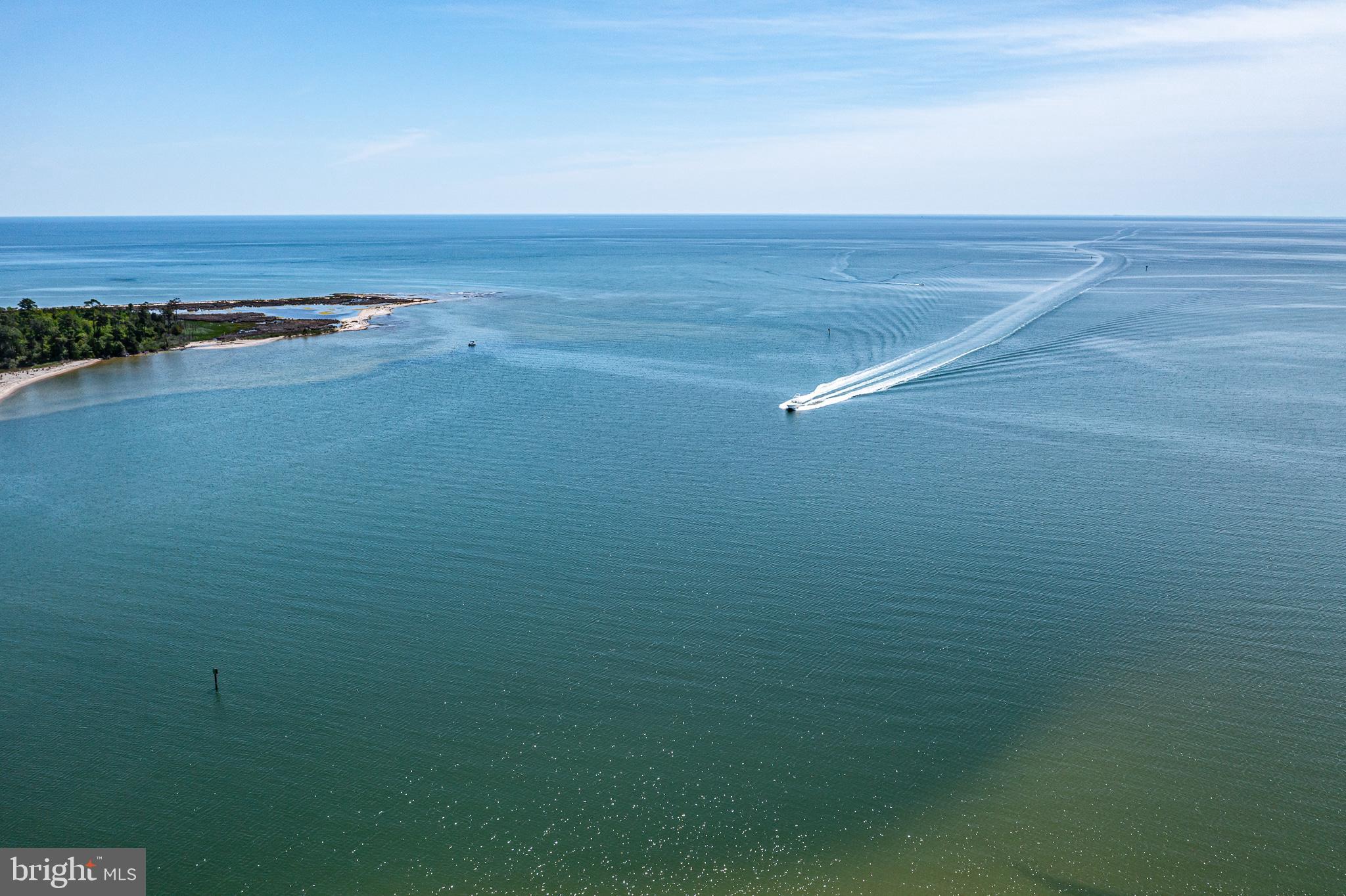 2215 Ditchley Road Kilmarnock, VA 22482 - Photo 5 of 103 Boaters having a blast out on The Bay!