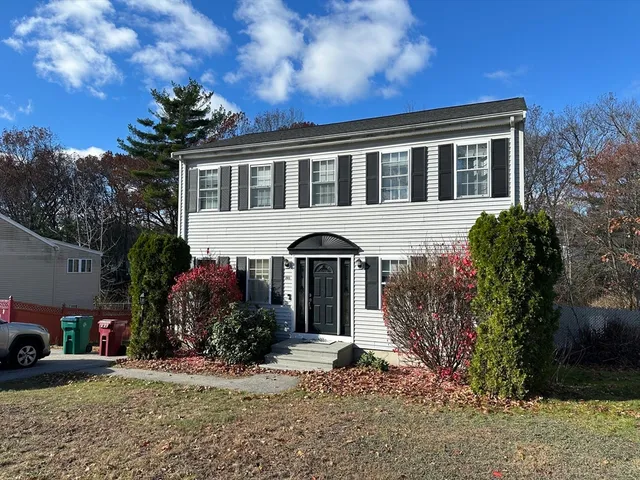 $3,600 | 240 Acropolis Road, Lowell, MA 01854