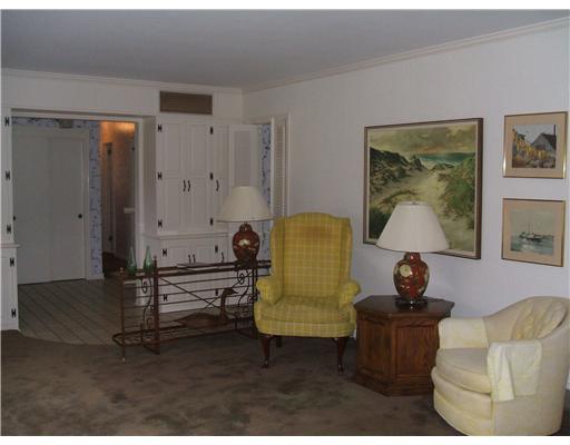 488 Winnerwood Road Pittsburgh, PA 15237 - Photo 2 of 12 Living Room.