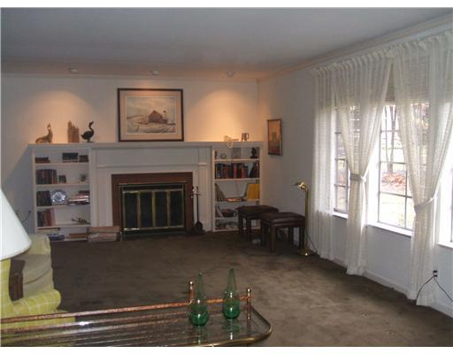 488 Winnerwood Road Pittsburgh, PA 15237 - Photo 3 of 12 Living Room.
