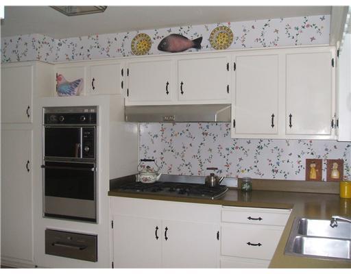 488 Winnerwood Road Pittsburgh, PA 15237 - Photo 5 of 12 Kitchen.