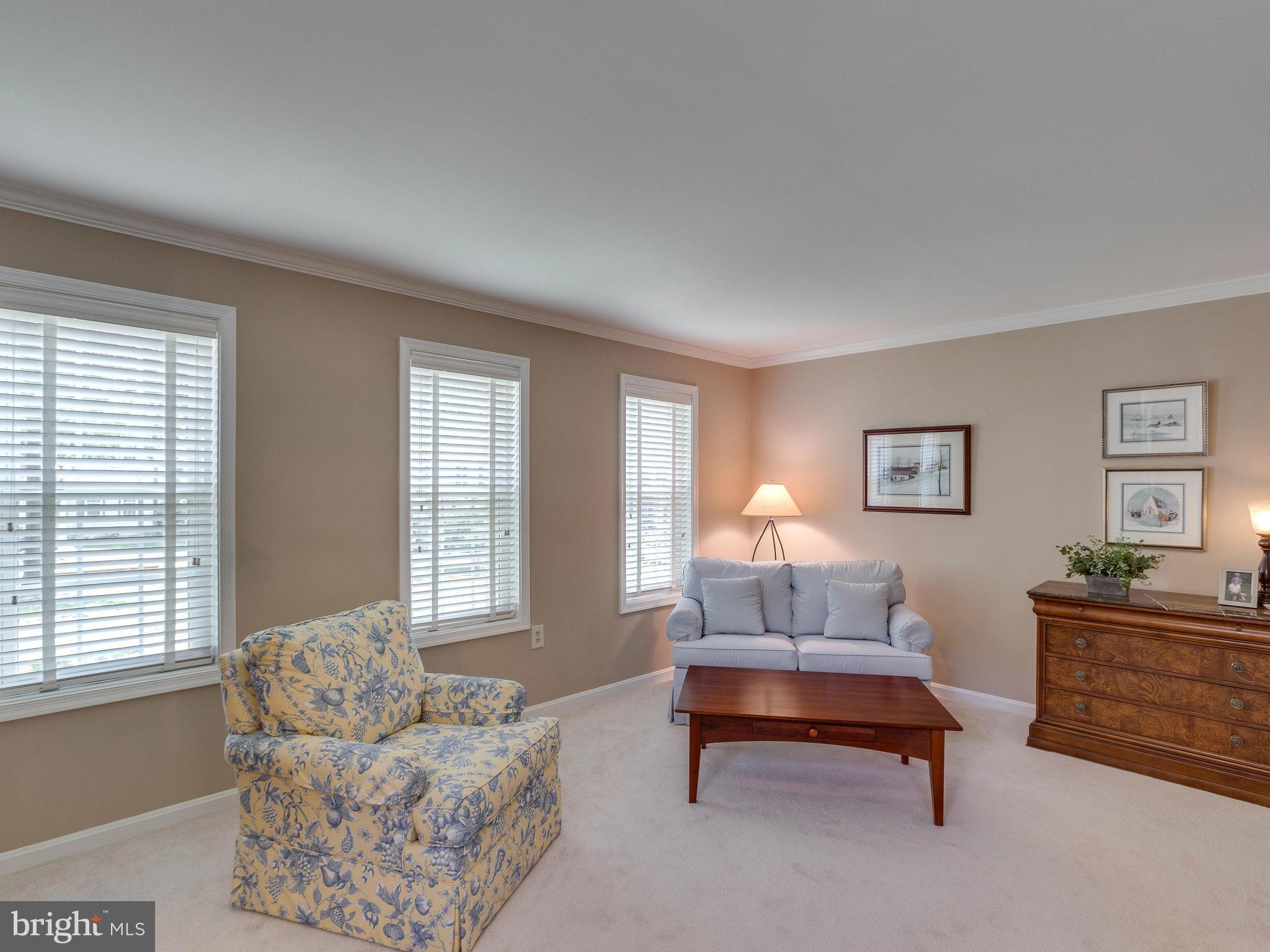 11933 Sentinel Point Court Reston, VA 20191 - Photo 3 of 30 Living Room