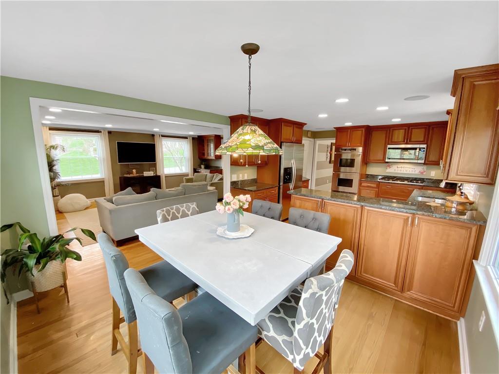 108 Lamar Road Pittsburgh, PA 15241 - Photo 12 of 40 Spacious breakfast area in the kitchen.