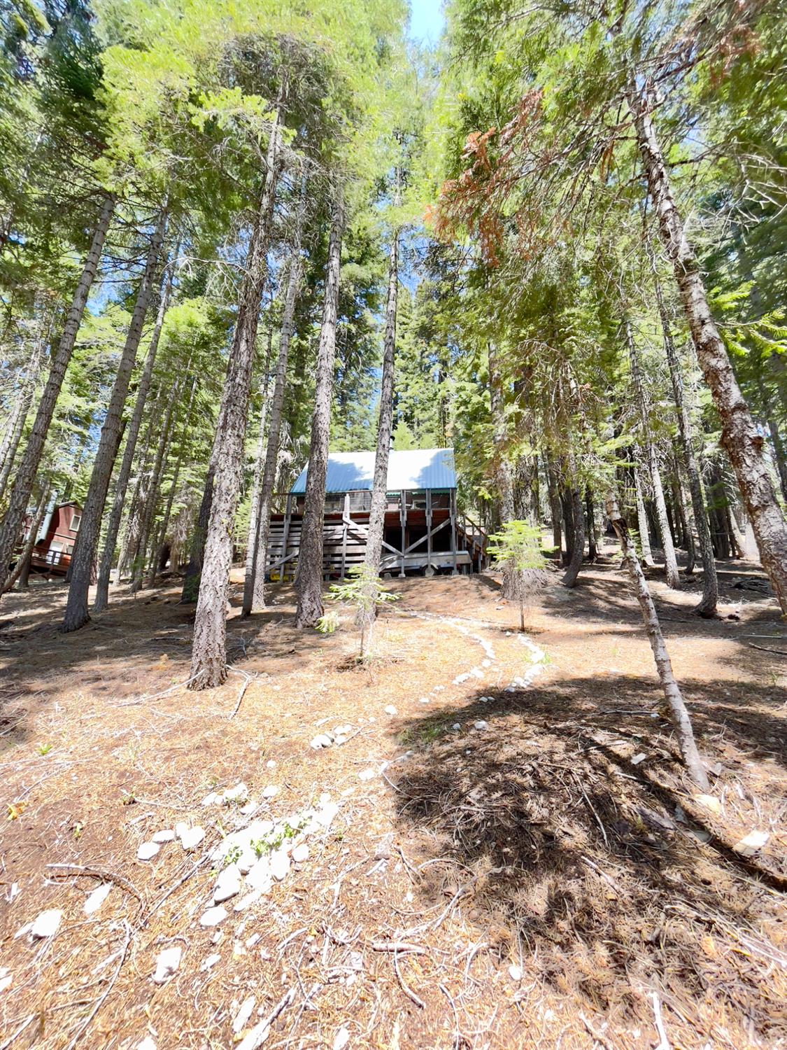 a car parked in front of a building