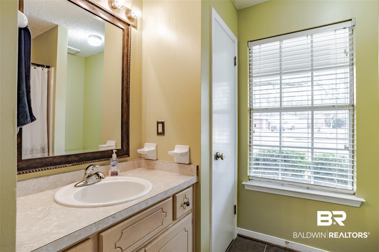 9400 Yorktowne Way Mobile, AL 36695 - Photo 11 of 29