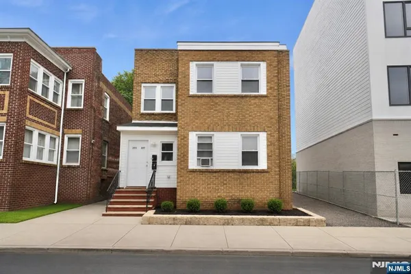 $525,000 | 395 South 15th Street, Newark, NJ 07103