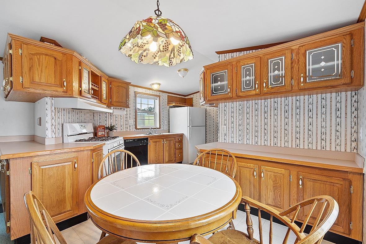 9 R Arrow Drive Salem, NH 03079 - Photo 17 of 38