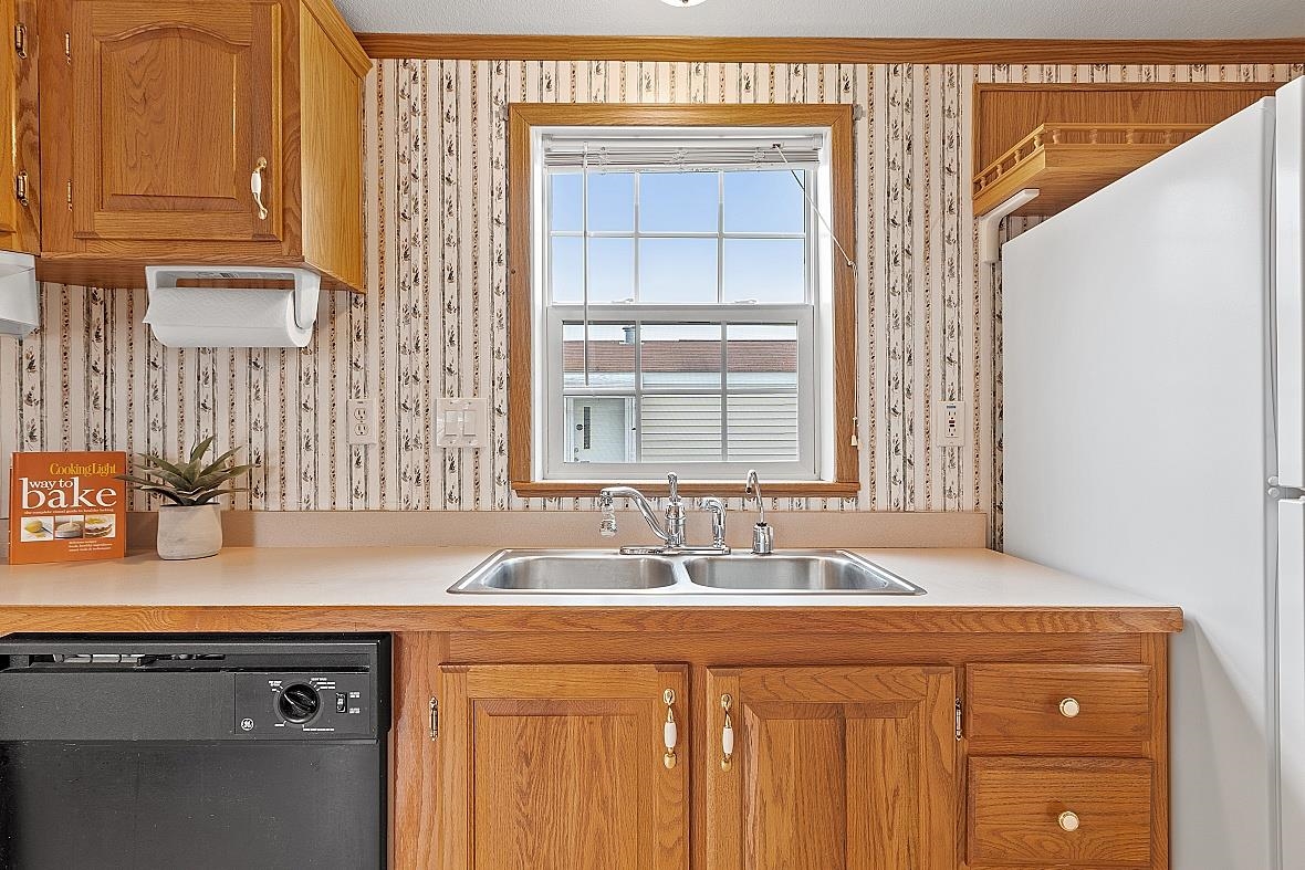 9 R Arrow Drive Salem, NH 03079 - Photo 20 of 38