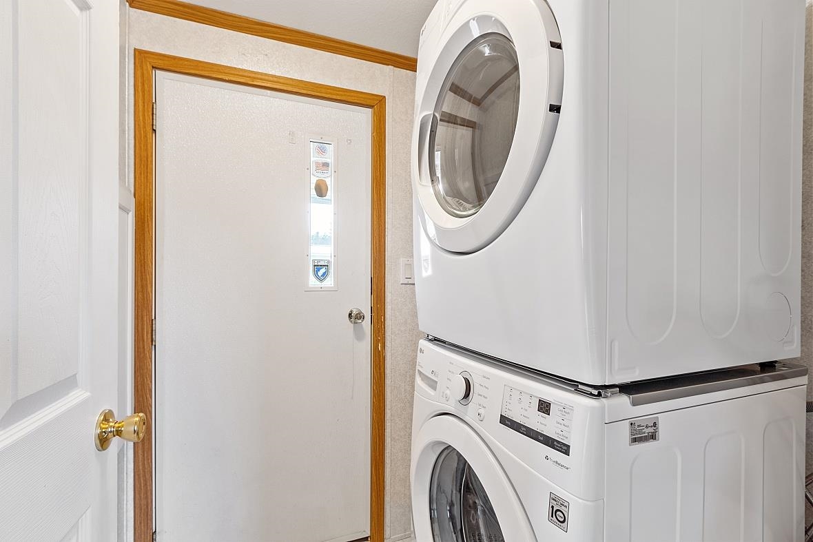 9 R Arrow Drive Salem, NH 03079 - Photo 23 of 38