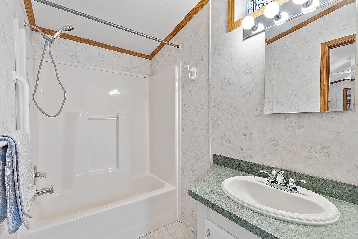 9 R Arrow Drive Salem, NH 03079 - Photo 29 of 38